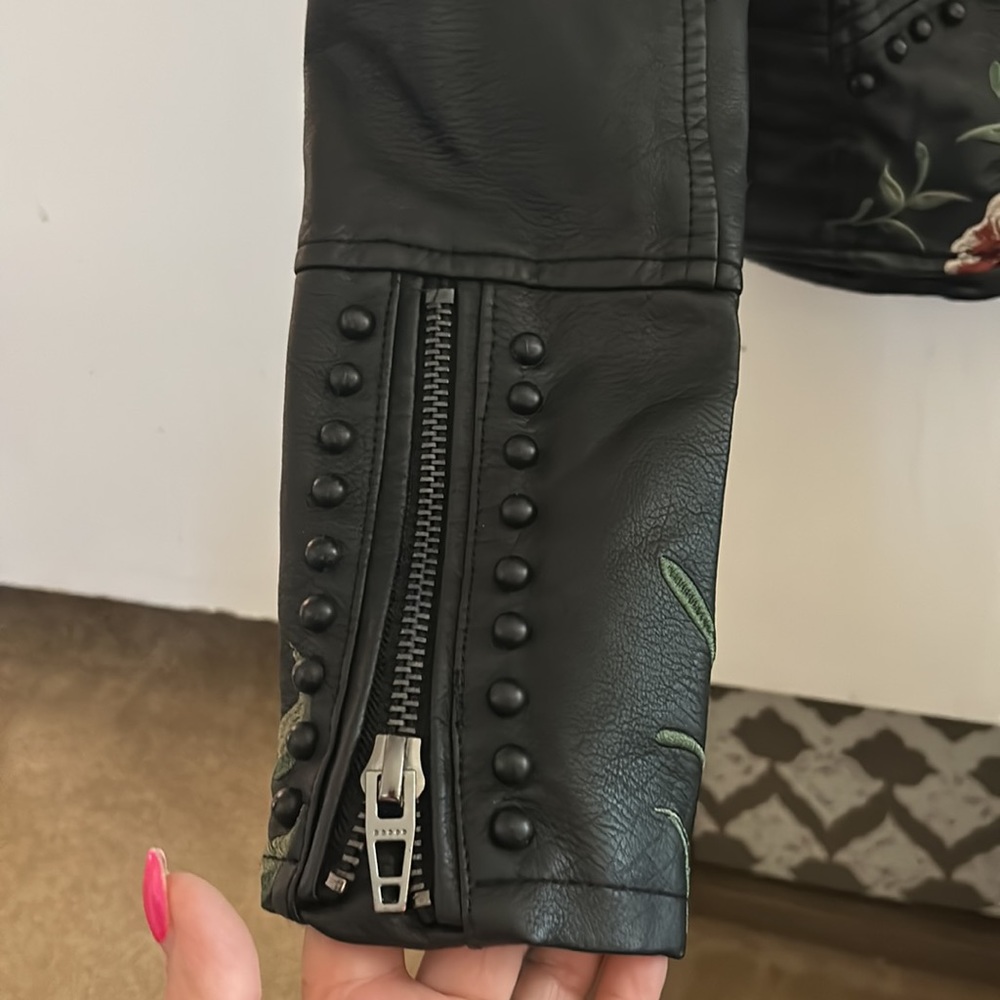 BlankNYC faux leather embroidered jacket - S missing one rivet see photo - Picture 4 of 6